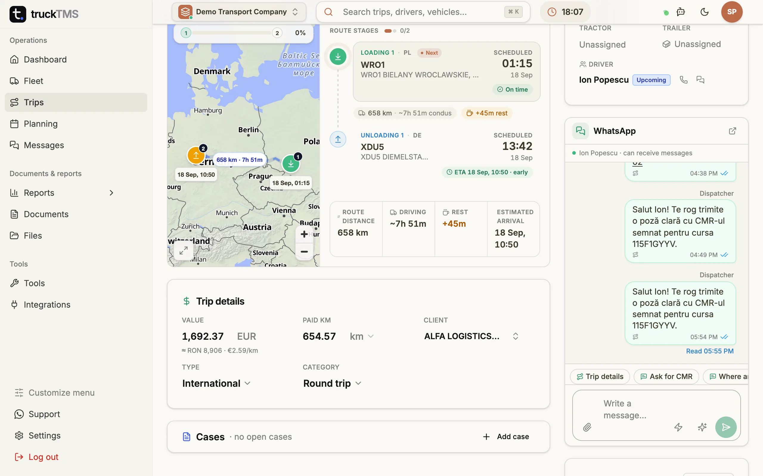 Strona trasy w truckTMS z kartą WhatsApp: wiadomość z danymi trasy, prośba o CMR przeczytana przez kierowcę i szybkie akcje